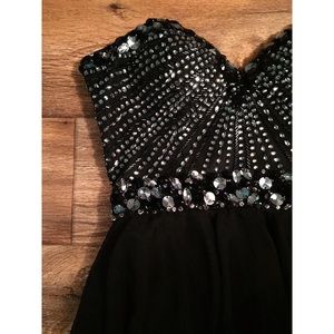 Sherri Hill / SIZE 4 / Homecoming Dress