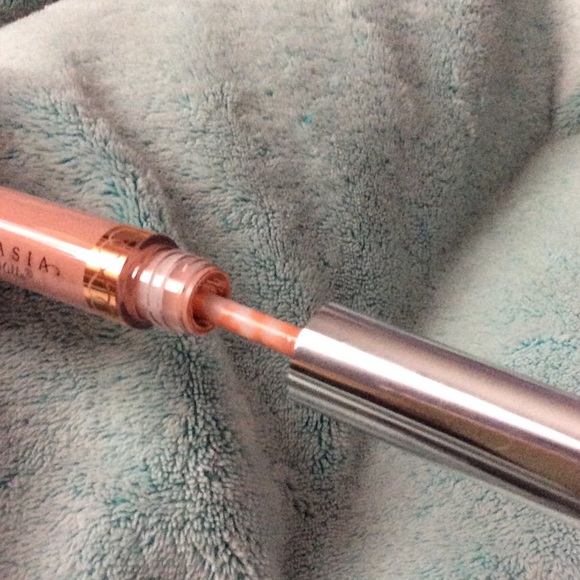 🌙ABH liquid lipstick🌙 - Picture 3 of 4