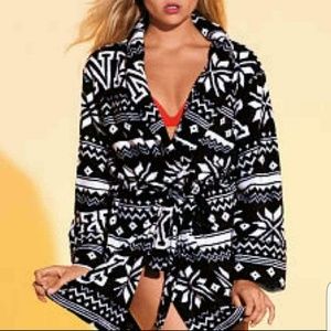 NWT S VS Pink Robe & FREE GIFT