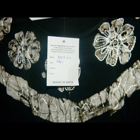 Beautifully Embroidered Cover-Up ☀️ - Picture 2 of 4