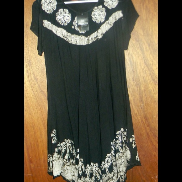 Beautifully Embroidered Cover-Up ☀️ - Picture 3 of 4