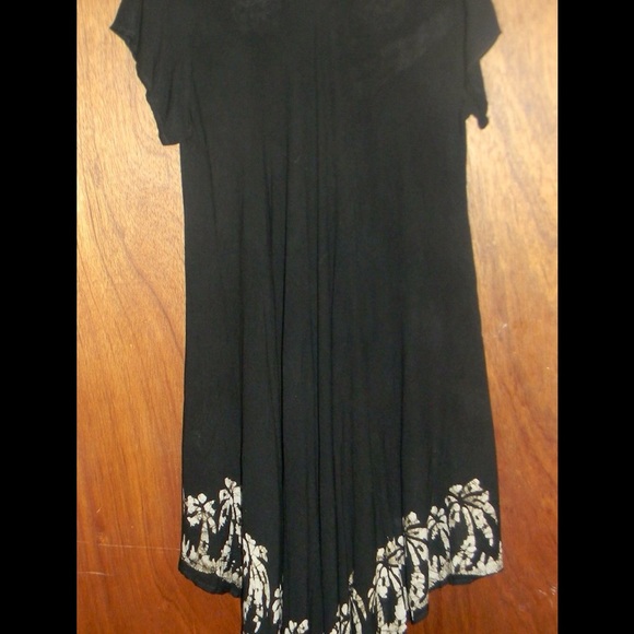 Beautifully Embroidered Cover-Up ☀️ - Picture 4 of 4