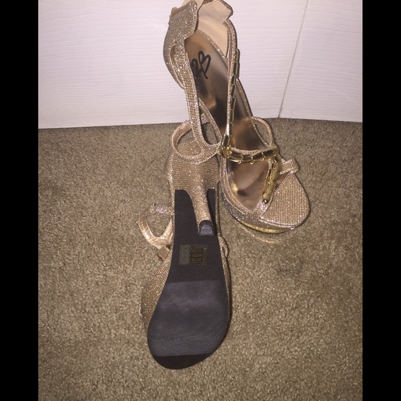 Bebe heels size 7 NWT