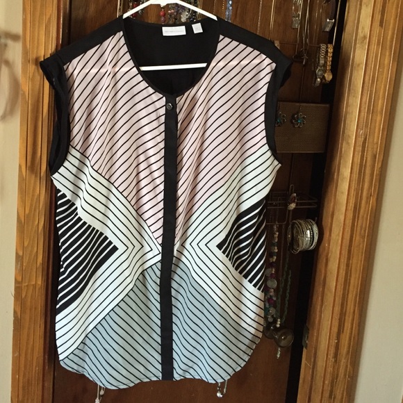 New York & Co Top - Picture 2 of 3