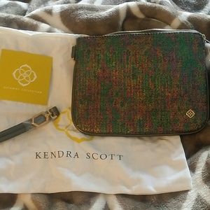 Kendra Scott medium wristlet