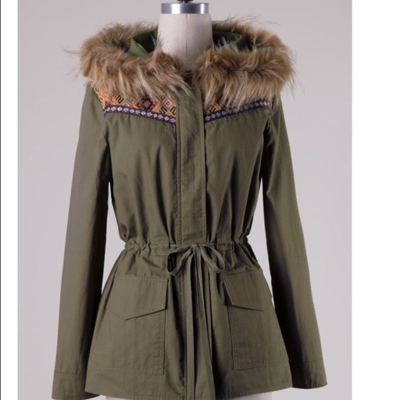 🆕 Army Green Utility Jacket with Fur Hood & Aztec - Picture 3 of 4