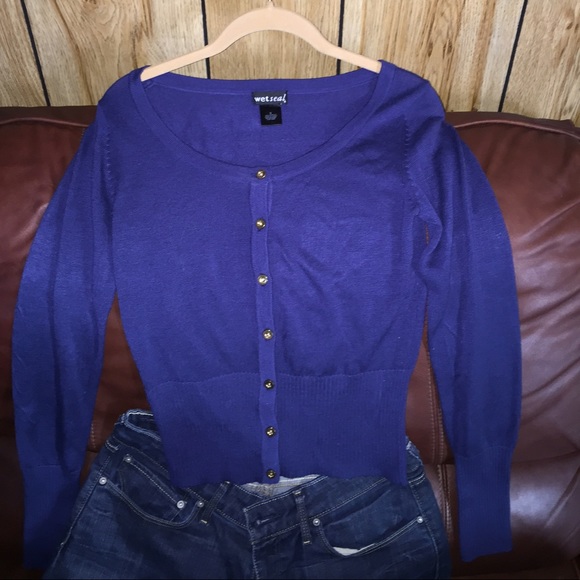 ❌SOLD❌ Cobalt Blue Cardigan Gold Buttons - Picture 4 of 4