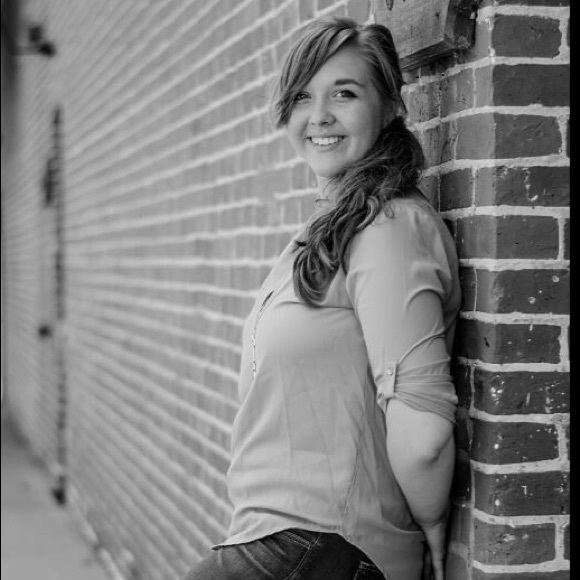 Meet your Posher, Claire