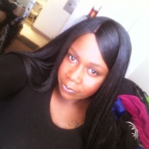 Meet your Posher, Dee-dee