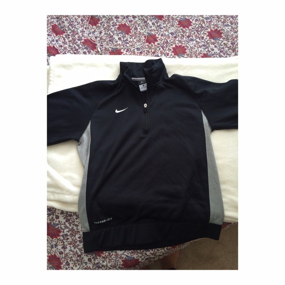 Long sleeve Nike thermal fit jacket!