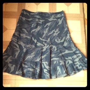 Nwot Dkny jeans camo skirt size 10