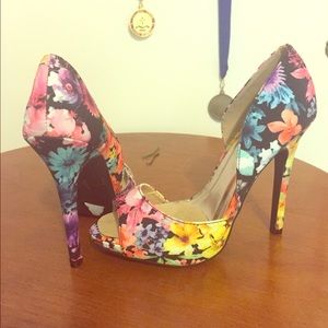 Floral🌺 5 inch pumps