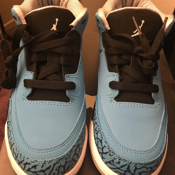 DS. Jordan Powder Blue 3s size 3Y