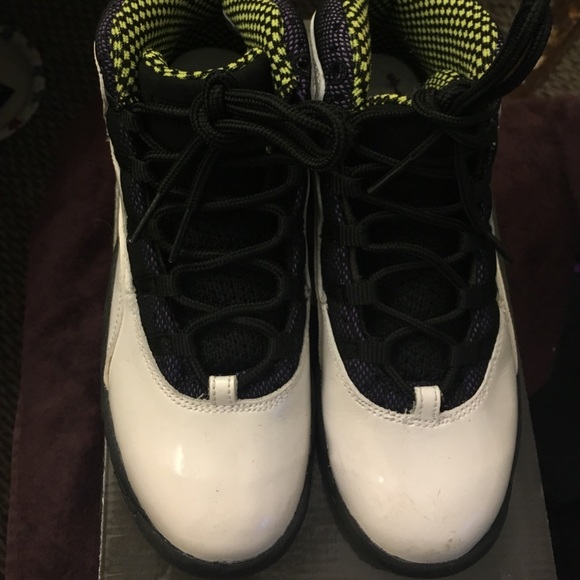 Jordan 10s. Size 3Y.