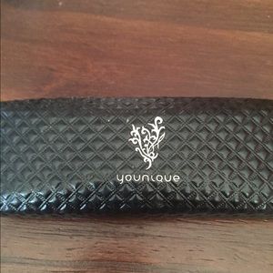 Younique fiber lash mascara