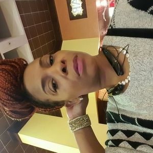 Meet your Posher, Rhonda