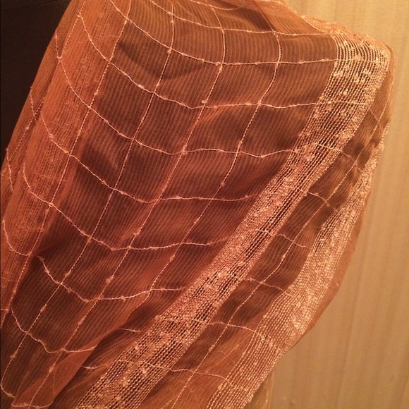 Gorgeous Semi Sheer Gradient Toned Golden Scarf - Picture 3 of 4