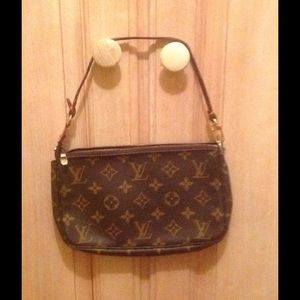 Louis Vuitton Pochette