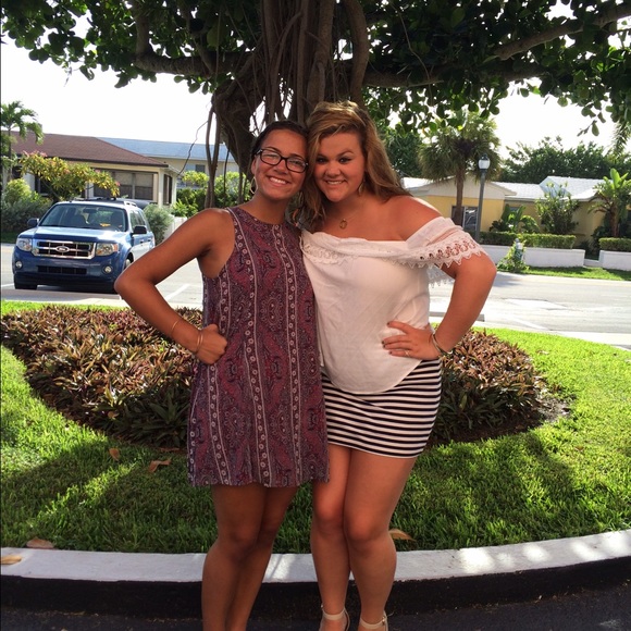 Meet Your Posher, Deanna - Picture 3 of 3