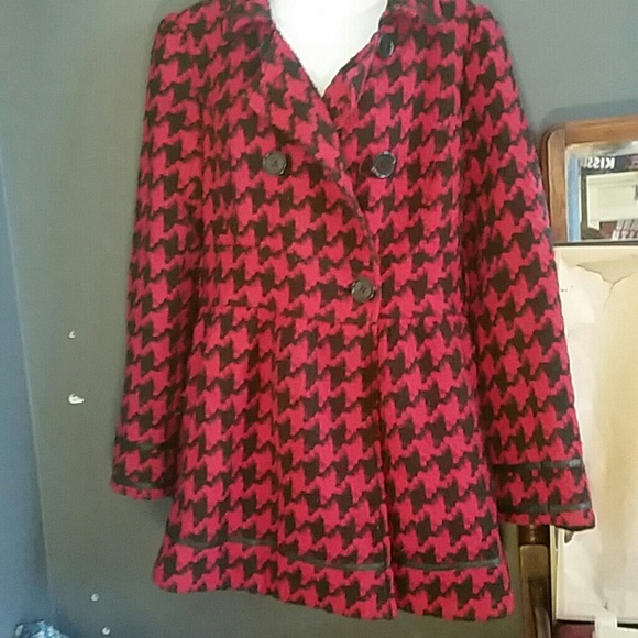 Candie's red & black houndstooth jacket size L