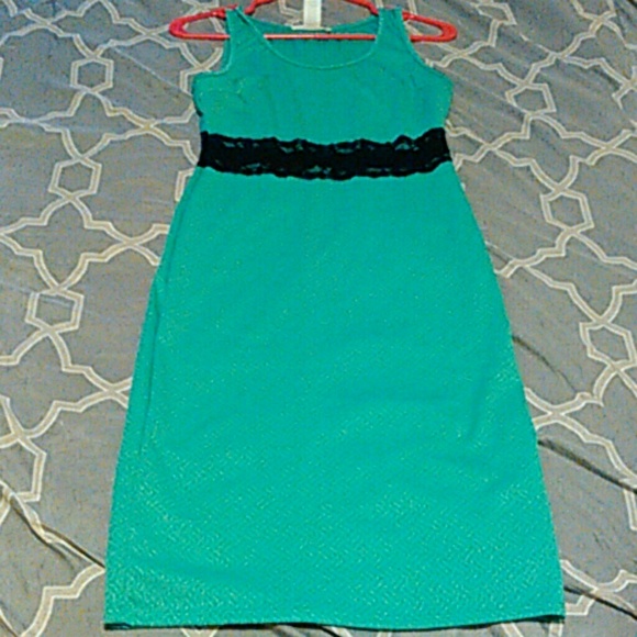 Size M sleeveless dress