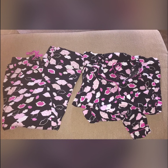 Victoria's Secret lip pajama set