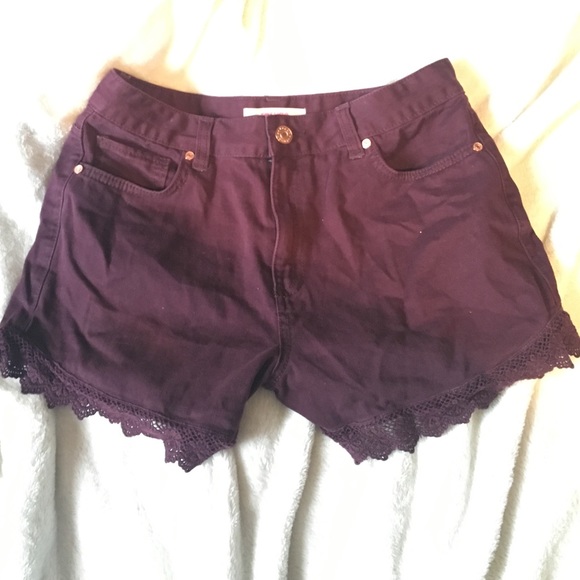 High waisted maroon shorts