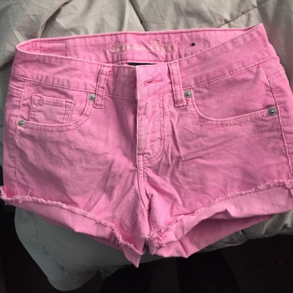 Light pink American eagle shorts