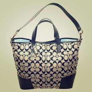 Authentic Coach Hadley Signature Duffle