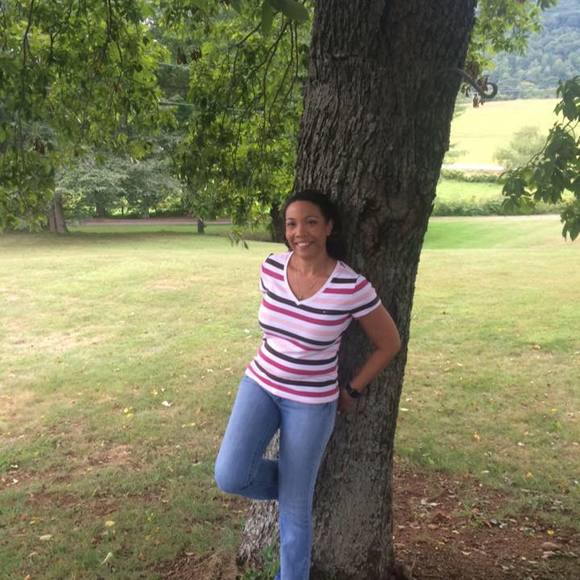 Meet your Posher, Tanya - Picture 1 of 1