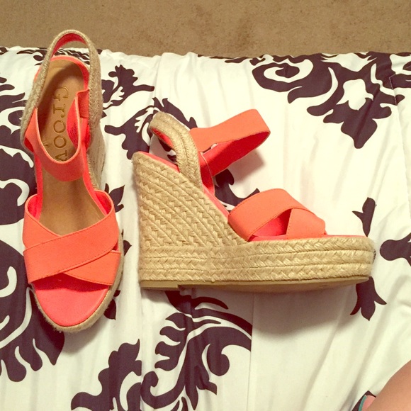 Hot pink wedges