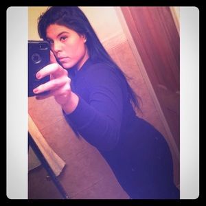 Looking for cute holiday gifts?! Shop my closet:)