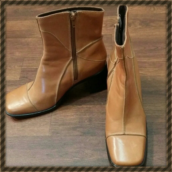 Clarks Shoes - (NWOT) 👢🍃🍁 CLARKS ANKLE BOOTS👢🍁🍃