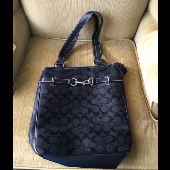 Coach Handbags - Black Coach Bag 👜