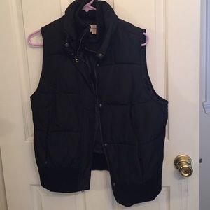 Black puffer vest