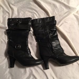 Black winter boots