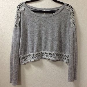 Gray heather long sleeve with crochet lining