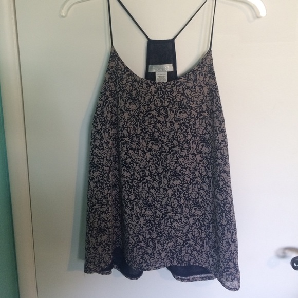 Flowy tank