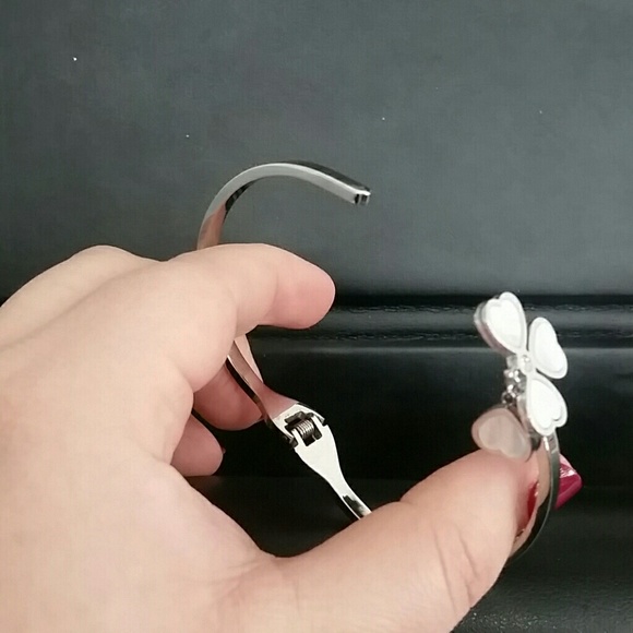 HP 💛 GOOD LUCK BANGLE - Picture 3 of 3