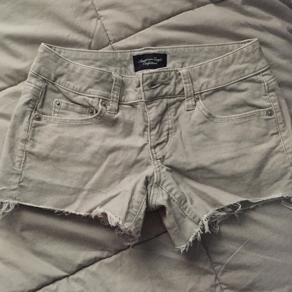 Cute light grey American eagle shorts