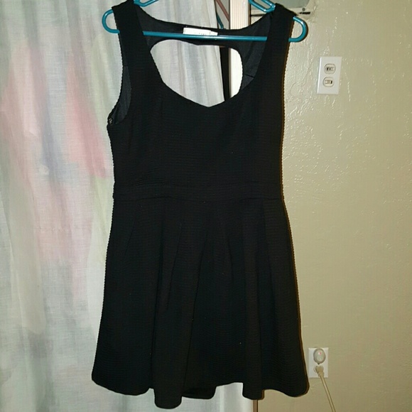 Black sweetheart back heart shaped buttons dress