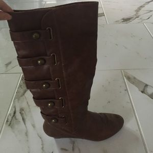 Madden Girl Brown boots size 7