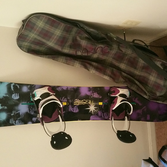 Burton Blender Snowboard and Flow Prima bindings - Picture 3 of 4