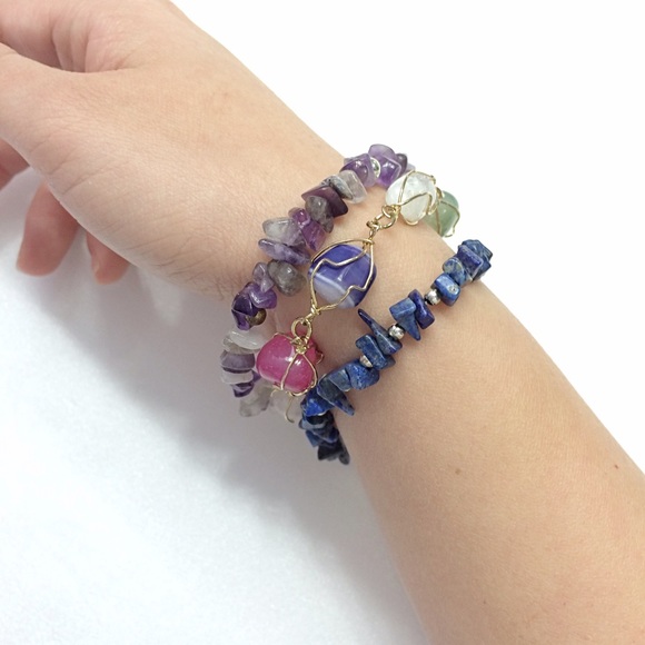 🎁wire wrapped multicolor stone bracelet🎁 - Picture 2 of 2