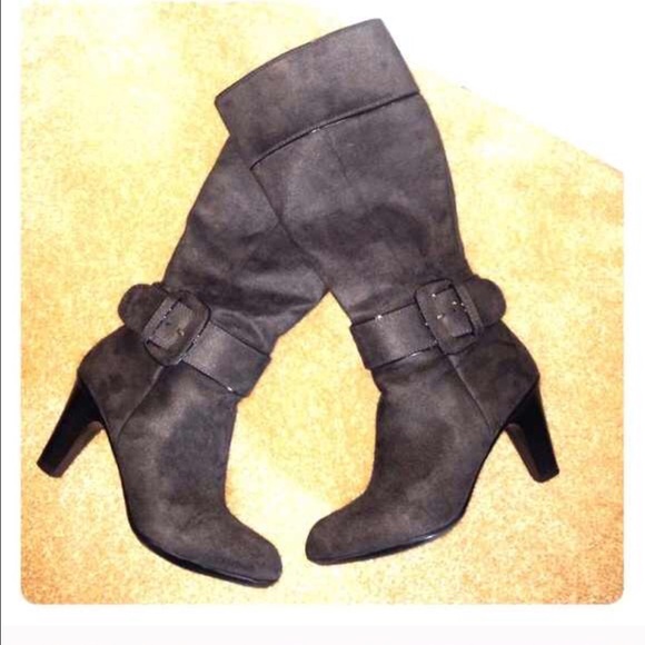 Grey boots