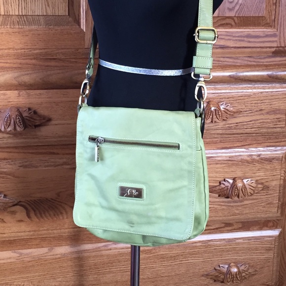 Avorio Handbags - •want gone• Real Leather Purse!!