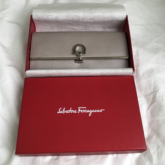 Ferragamo Gancini Continental Wallet