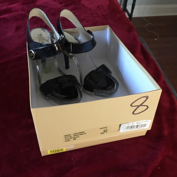 Michael kors super cute heels perfect condition