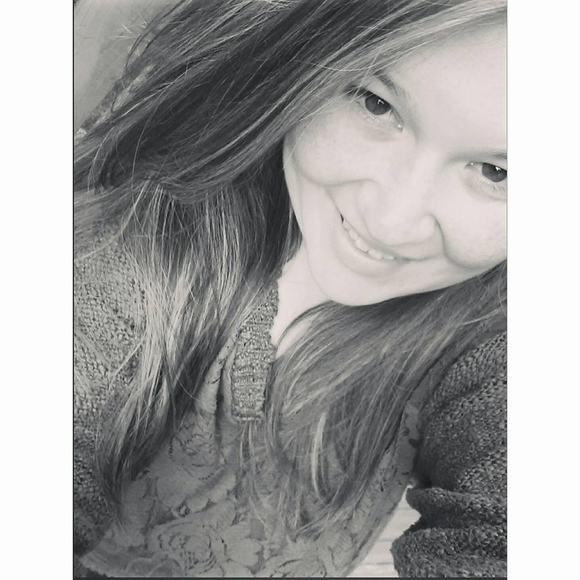 Meet your Posher, Eleni - Picture 1 of 1