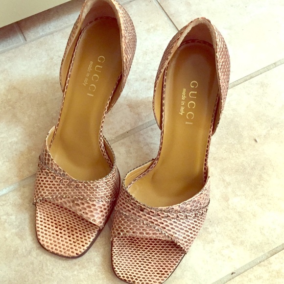 Pre loved Gucci snakeskin pump authentic